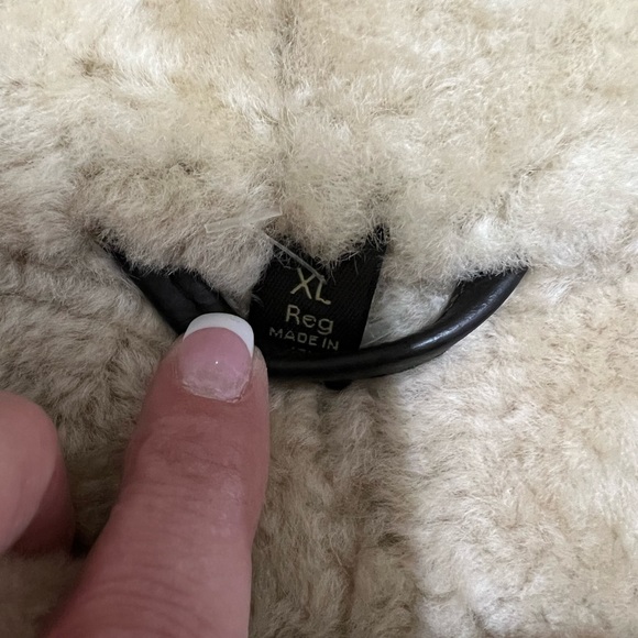 2 brand new leather bomber jackets.  Worn 1 time PRICE LISTED IS PER JACKET. - Picture 4 of 10